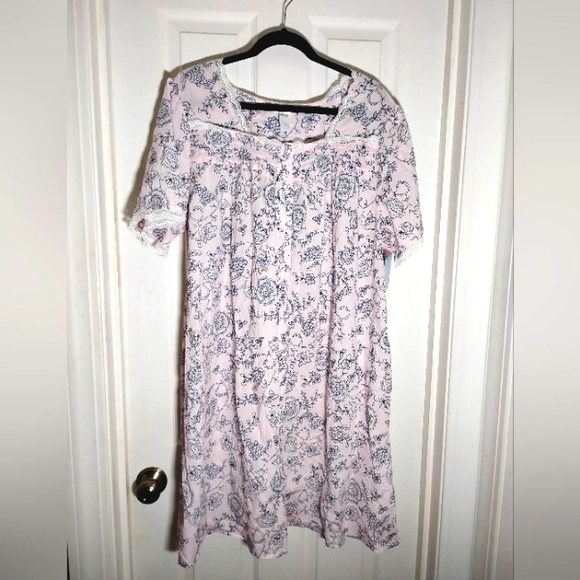 Adonna Other - Duster Robe Adonna Floral Cotton XXL NWT